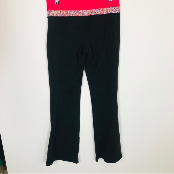 Lululemon Grove Pant.  Full on luon - Picture 6 of 8